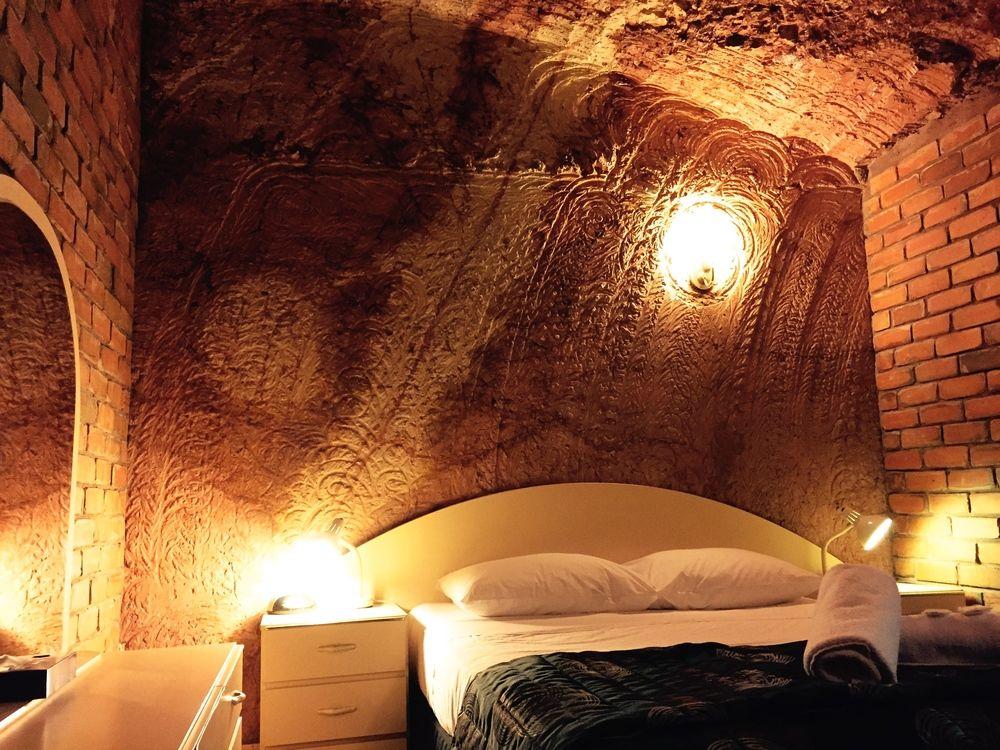 קובר פדי The Lookout Cave Underground Motel מראה חיצוני תמונה