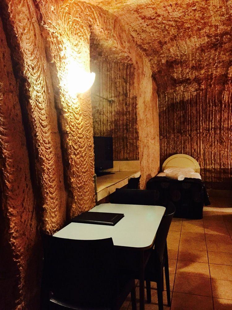 קובר פדי The Lookout Cave Underground Motel מראה חיצוני תמונה