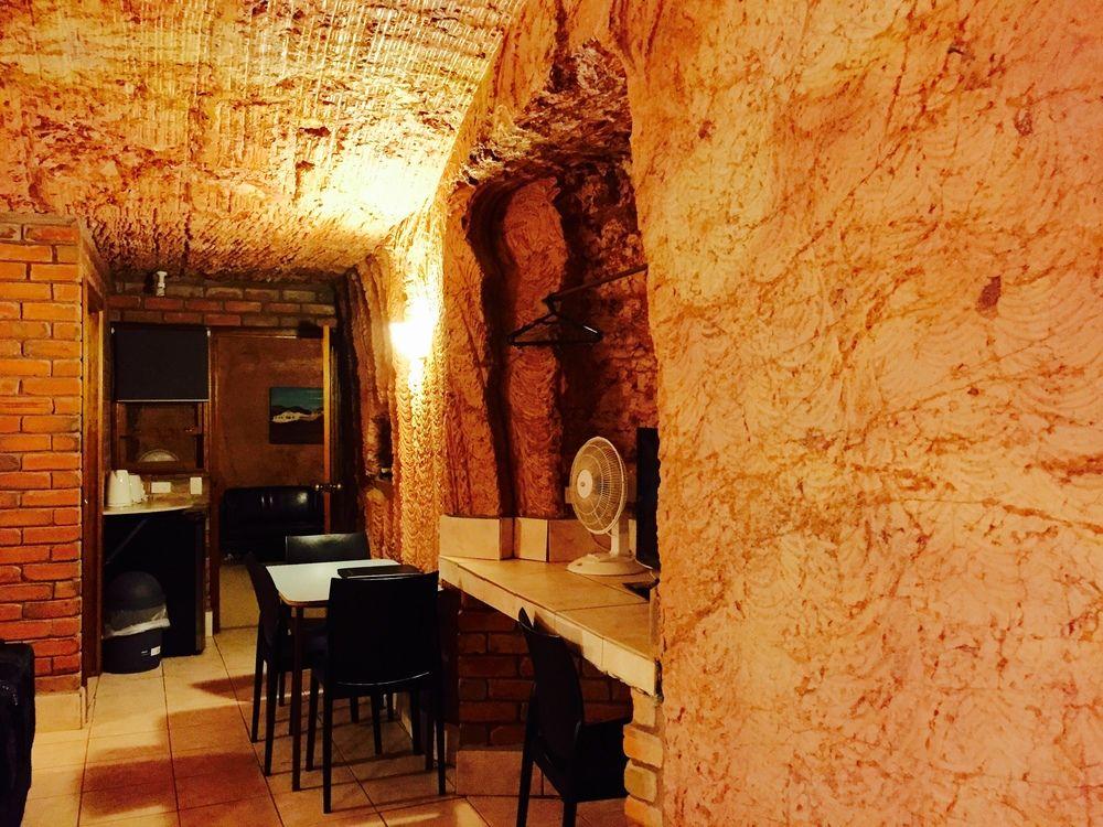 קובר פדי The Lookout Cave Underground Motel מראה חיצוני תמונה