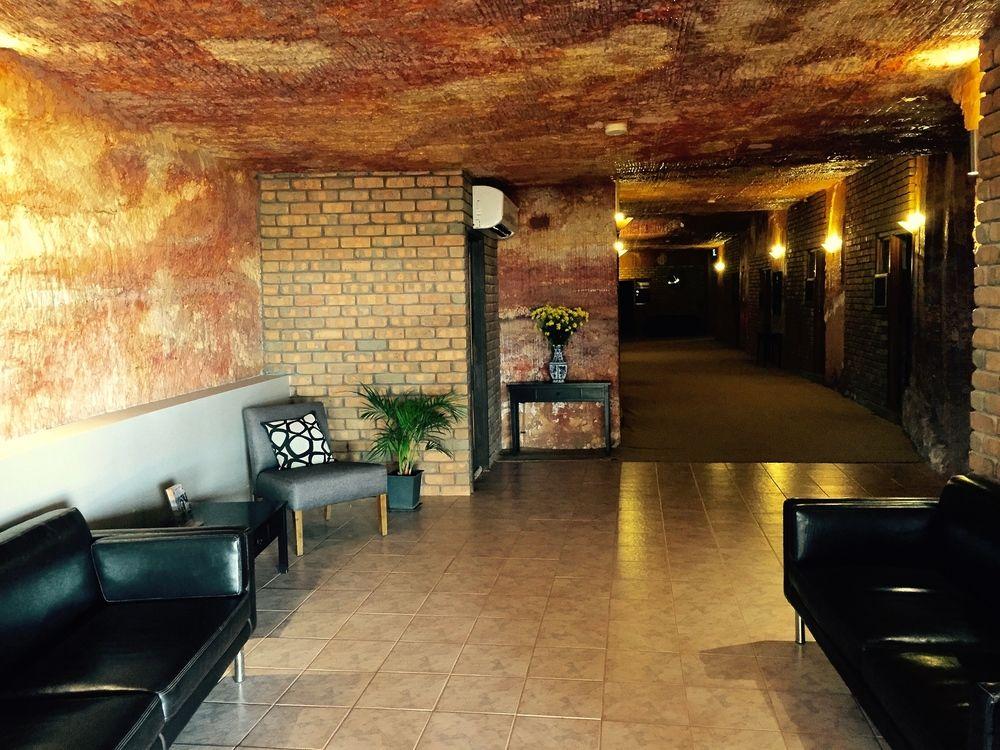 קובר פדי The Lookout Cave Underground Motel מראה חיצוני תמונה