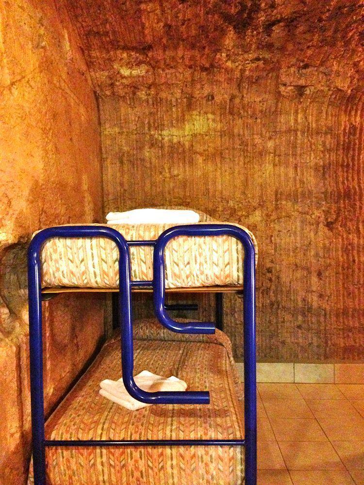 קובר פדי The Lookout Cave Underground Motel מראה חיצוני תמונה