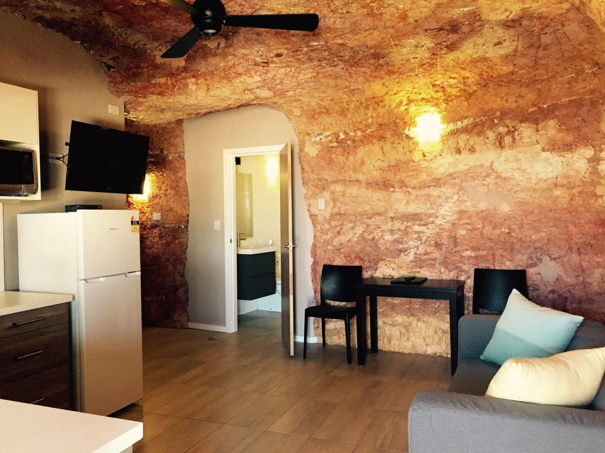 קובר פדי The Lookout Cave Underground Motel מראה חיצוני תמונה