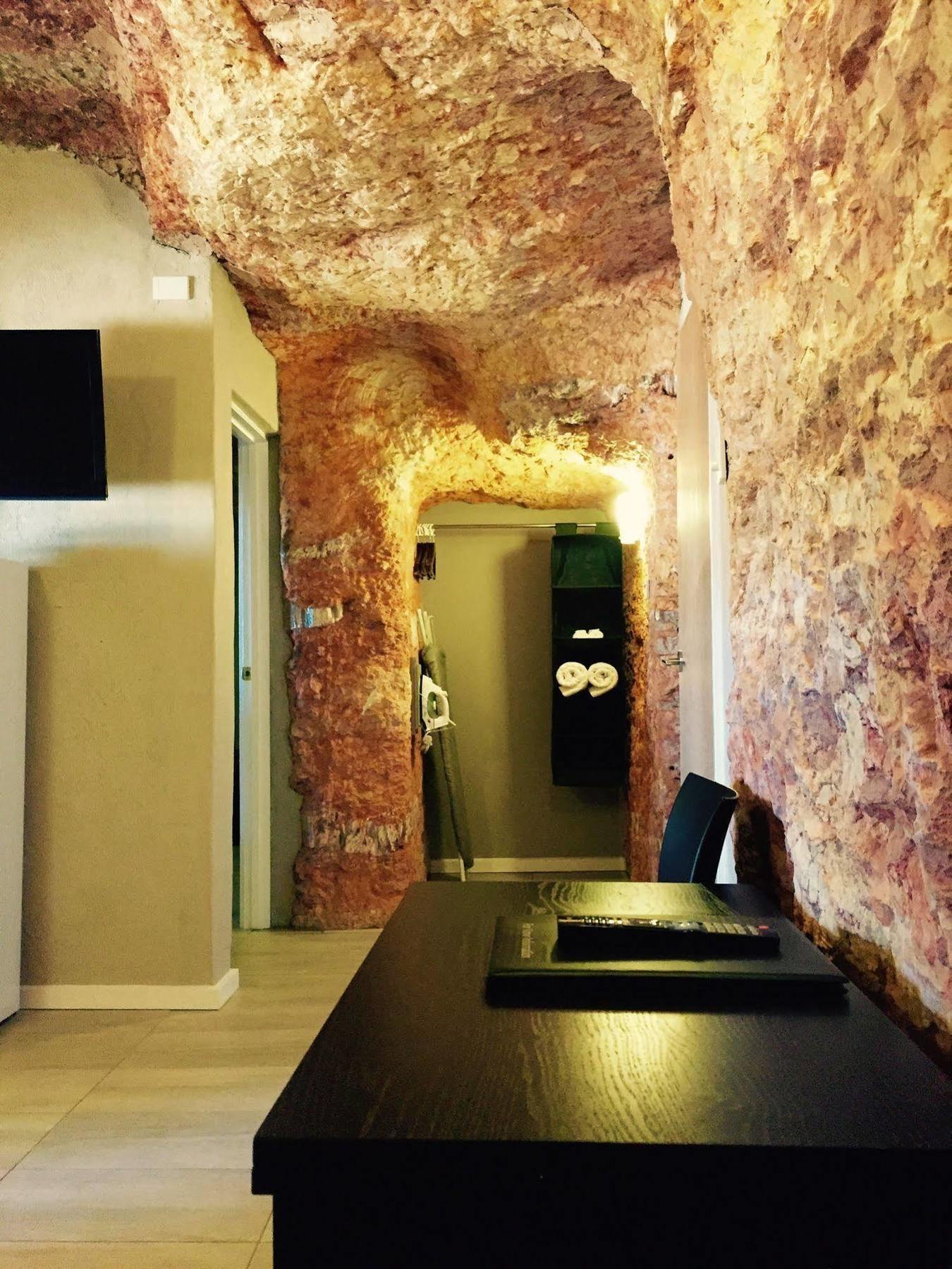 קובר פדי The Lookout Cave Underground Motel מראה חיצוני תמונה