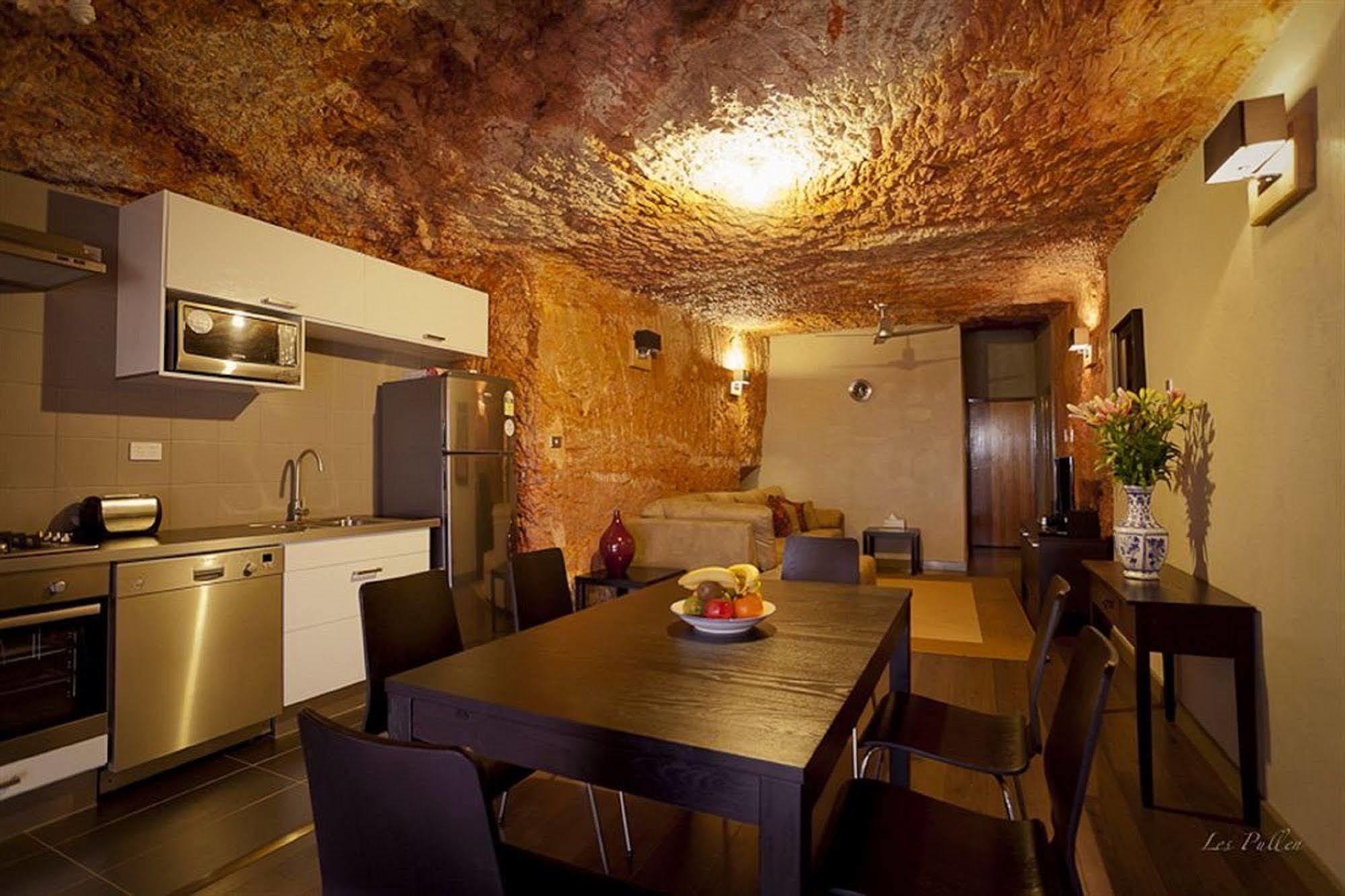 קובר פדי The Lookout Cave Underground Motel מראה חיצוני תמונה