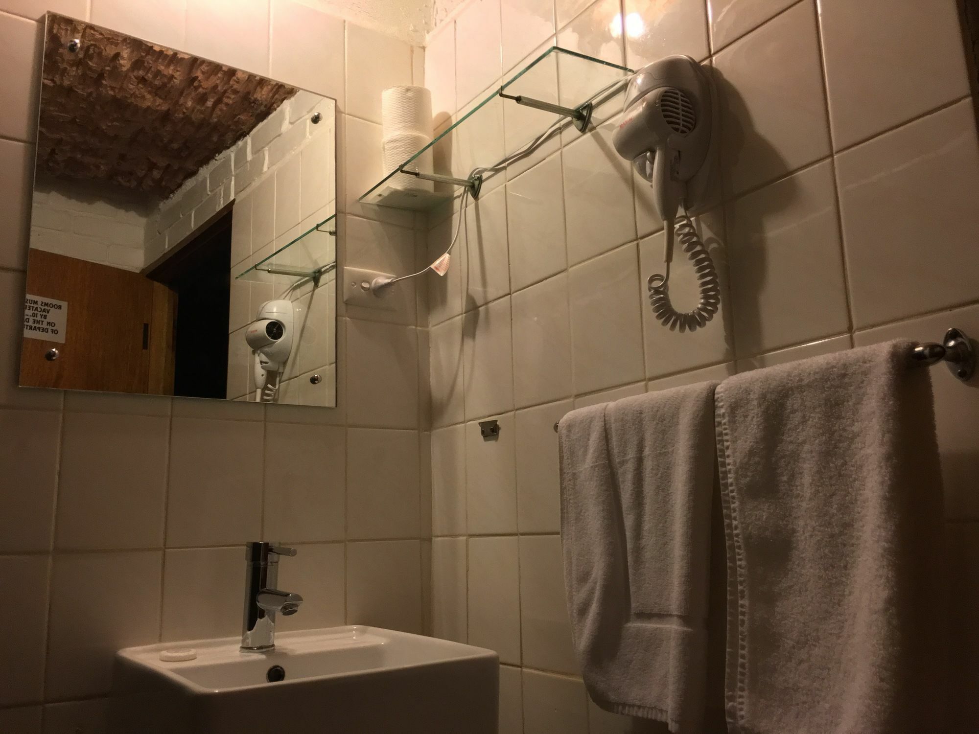 קובר פדי The Lookout Cave Underground Motel מראה חיצוני תמונה